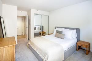 S Beach 1BR w Pool Gym nr San Fran Bay SFO-393