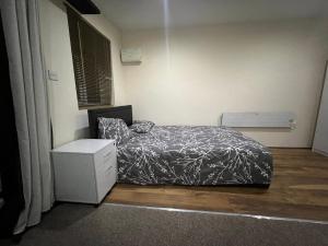 Modern Studio in Rayners Lane Pinner Harrow near wembley Greater London