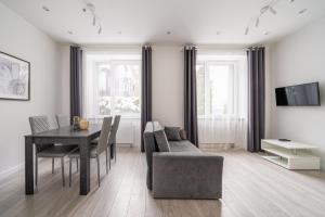 Dzintaru Beachside 1BR Apartment With Courtyard View, Walk to Nature & Sea