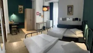 Taxi Hostel - Plopeni