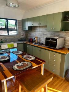 Cosy one bedroom garden cottage