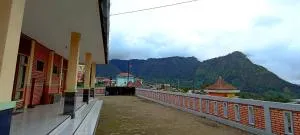 Bromo Holiday Guest House - 布罗莫