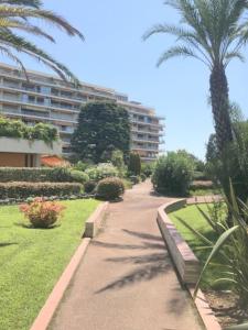 Studette Pointe Croisette - Axelle LocAppart