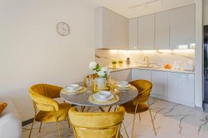 Złota Perła z Widokiem na Morze by Perłowa Przystań Rent