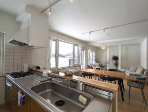 Fugoppe Beachfront Villa