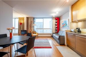 Veeve - Eiffel Skies