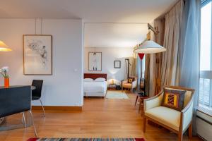 Veeve - Eiffel Skies