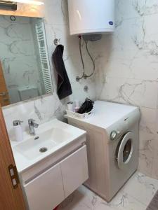 Brand New, Modern & Cozy apartment in Central area