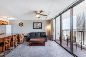 Waikiki Banyan High Level Condo with Private Lanai condo