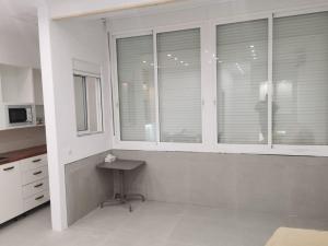 1 Urbanización La Roca, Estudio