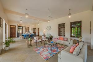 SaffronStays Mograa LAffaire - 5BR pet-friendly villa with private pool, gazebo & lawns near Kankeshwar Temple