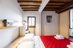 Historic Perugia Apartment with Rooftop Views
