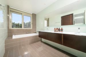 PhillyrÄa Luxury Villas