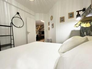 Le Floral - Parking - Self check in