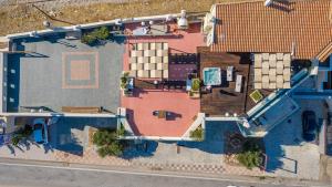 LIVAS Corinth rooftop seaview apartment