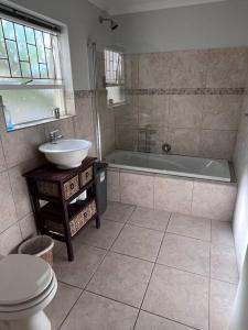 Lovely Garden Studio 5 - 10 min walk to the beach