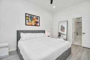 New! Modern 3BR2BA Near DowntownFoosballNetflix