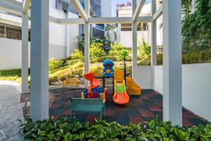 Direct pool access studio Twin Sands by Lofty