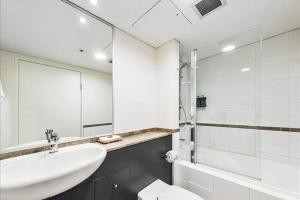 KozyGuru | Haymarket | Modern 1 Apt Best Location