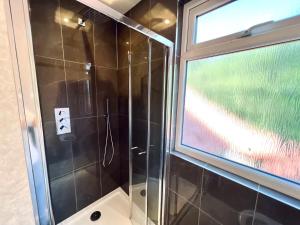 En-suites with Free Parking 30min to Central London