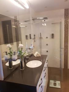 Top-notch apartment with sea view, bbq and Jacuzzi