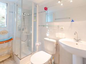 Pavillon Climatisé 3 Pièces avec Piscine, Terrasse, Parking, et Télévision - 4 Couchages - FR-1-409-3