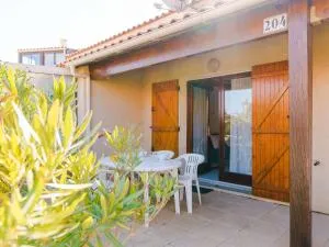 Villa 3 pièces avec piscine, terrasse et parking privé - 4 personnes, animaux acceptés - FR-1-409-20 - Gruissan