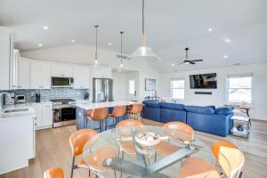 Spacious Wildwood Condo Walk to Beach!