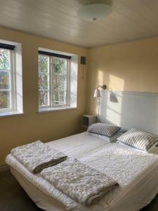 Eternellgården, Boende med självhushåll, nära Stenshuvuds Nationalpark