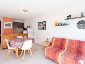 Appartement T2 climatisé avec balcon, parking privé, 4 couchages, centre Narbonne-Plage, proche mer - FR-1-409-65