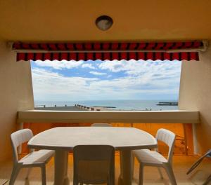 Maisons de vacances Le Traversant- View and seaside with air conditioning! : photos des chambres