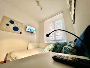 Lovely Central Art 2 Bedroom Flat Next to Metro Station LODI