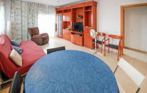 2 Bedroom Awesome Apartment In Deltebre