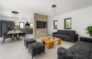 Gorgeous Home In Buje With Wifi 