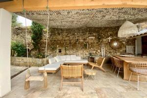 Casa Angel -Bohemian villa with swimming pool and air conditioning!