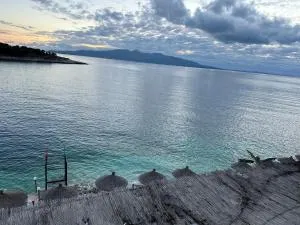 Villa Xhefri 2 - Kakomë