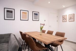 Newly Furnished Apt w Patios - Hampstead Heath