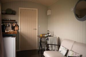 1 Bed Shepherds Hut-Sleeps 2-Free Parking-Mtn View