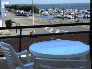 Arcachon : Appartement T2 avec balcon et parking, à deux pas des plages de lAiguillon - FR-1-433-66