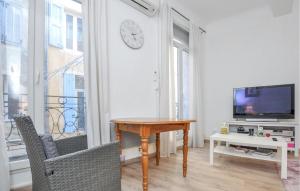 Appartements Nice Apartment In Barjols With Wifi : photos des chambres