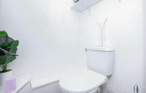 Nice Apartment In Barjols With Wifi