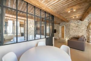 Brand new one bedroom heart of Cannes