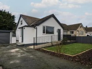 Ty Nain - Newborough