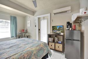 Private studio, 5 min. walk to Wilton Drive