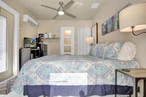 Private studio, 5 min. walk to Wilton Drive