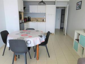 Appartement rénové 2 chambres avec WIFI et parking à Perros-Guirec - FR-1-368-307