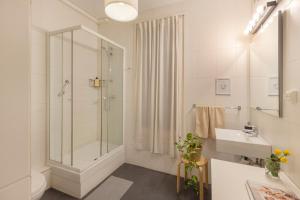 Economy Double Room with Shared Bathroom room in Ally's Bed&Breakfast