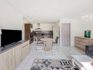Appartements Appartement avec grande terrasse, WIFI, proche port et commerces, Perros-Guirec - FR-1-368-338 : photos des chambres