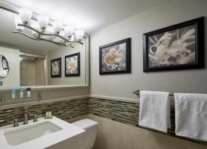 Forum Tower Deluxe King Room Non-Smoking room in Caesars Atlantic City Hotel & Casino