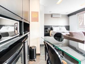 Hotel Piscina Academia Estacionamento